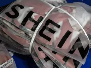 Shein, varejista de fast fashion, eleva preços antes de IPO