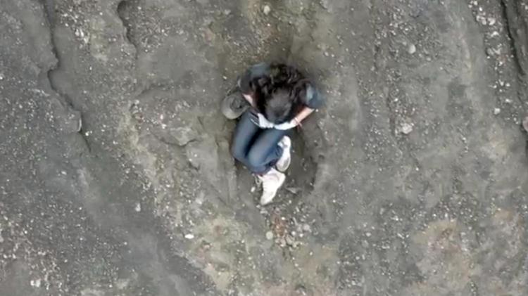Imagem de drone mostra publicitária brasileira Juliana Marins, que caiu em trilha na ilha de Lombok, na Indonésia Imagem de drone mostra publicitária brasileira Juliana Marins, que caiu em trilha na ilha de Lombok, na Indonésia