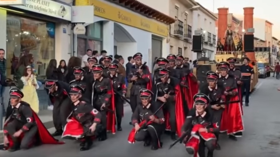 Desfile de Carnaval na Espanha tem tema em referência ao nazismo e o holocausto - Reprodução / Youtube