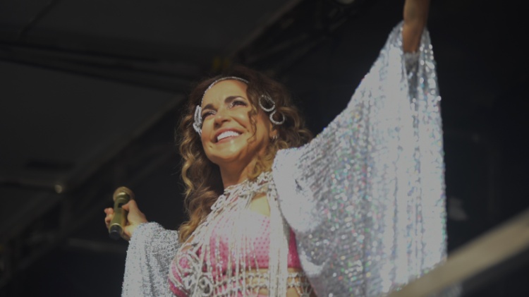 Daniela Mercury se apresenta no Chá da Rainha, no Rio