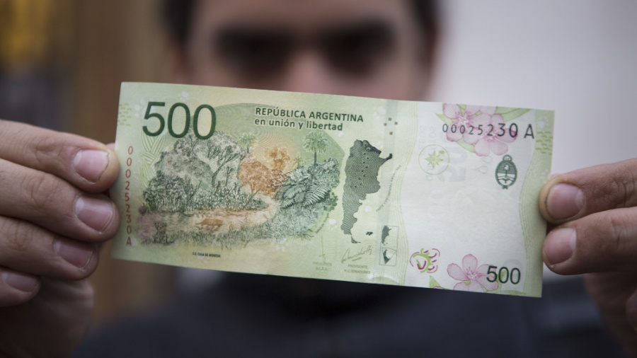 Nota de 500 pesos argentinos, que equivale a cerca de R$ 11 em cotações de hoje (14) - Martín Zabala/Xinhua
