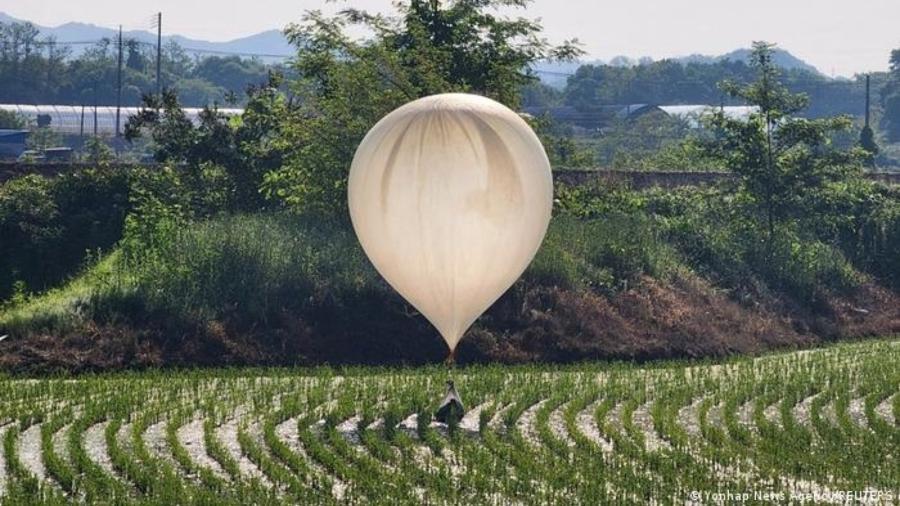 Coreia do Norte envia baloes com lixo e coco a Coreia do Sul