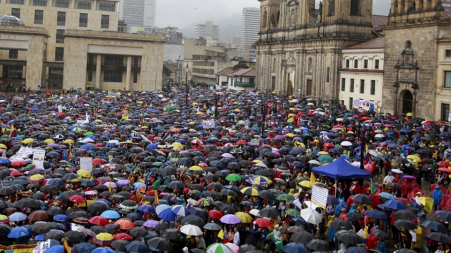 Capital colombiana voltou a ter protestos neste sábado - John Vizcaino/Reuters