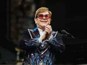 Elton John fala sobre perda de visão após infecção: 'Não consigo trabalhar'