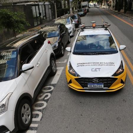 Atualmente carros que fiscalizam o Zona Azul pela CET-SP não multam automaticamente, mas isso pode mudar