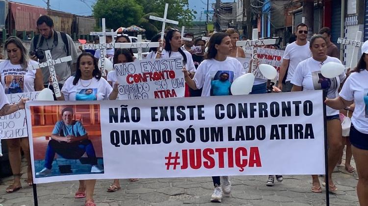 Parentes e amigos de pessoas mortas pela Operação Verão fizeram manifestação na Baixada Santista em 2024 Parentes e amigos de pessoas mortas pela Operação Verão fizeram manifestação na Baixada Santista em 2024
