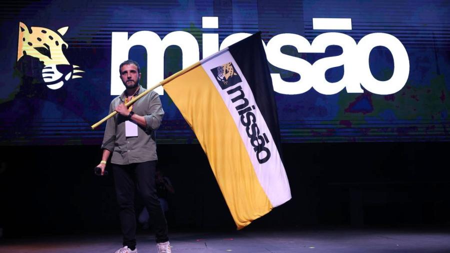 Renan Santos, coordenador nacional do MBL, durante anúncio do nome do partido Missão