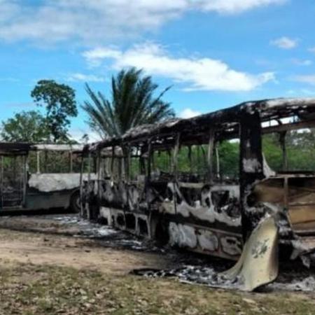 Ônibus foram incendiados e casas depredadas durante ataque - Divulgação/MST