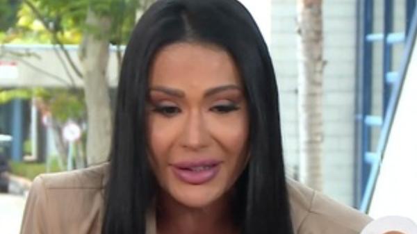 Gracyanne Barbosa recebe banquete de ovos no Mais Você