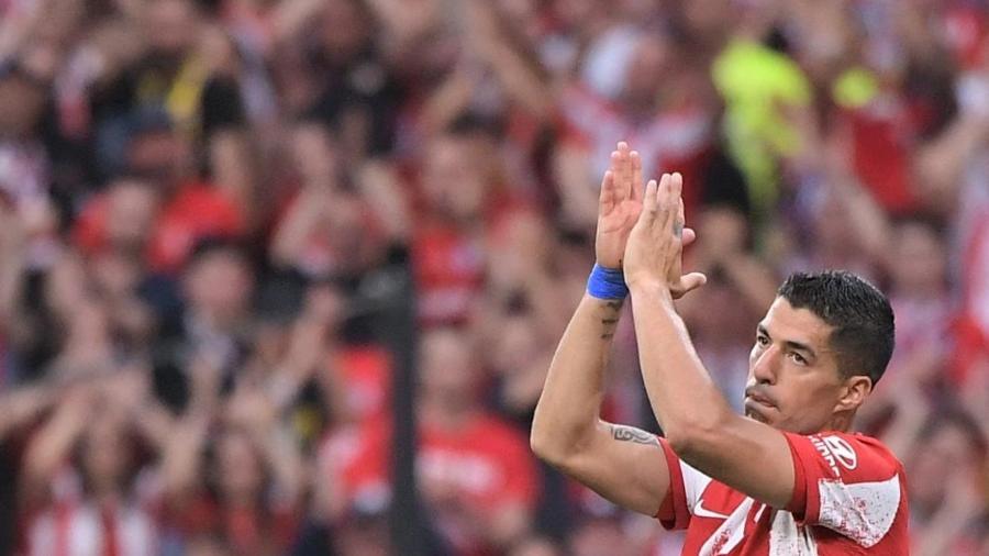 Luis Suárez agradece à torcida do Atlético em sua despedida - Jose Jordan / AFP