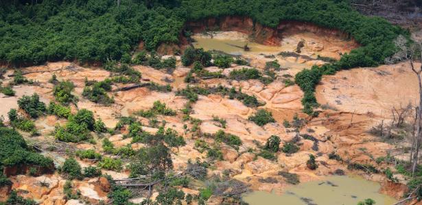 Garimpo ilegal dentro da Terra Indígena Yanomami, em Roraima, em 2020