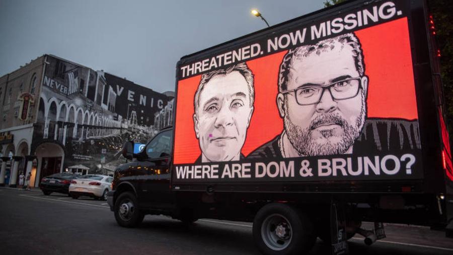 Caminhões com telas exibem imagem e mensagens sobre desaparecimento do jornalista britânico Dom Phillips e do indigenista Bruno Pereira pelas ruas de Los Angeles (EUA), onde ocorre a Cúpula das Américas - Divulgação