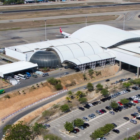 Vista aérea do Aeroporto Internacional de Fortaleza Pinto Martins - Reprodução