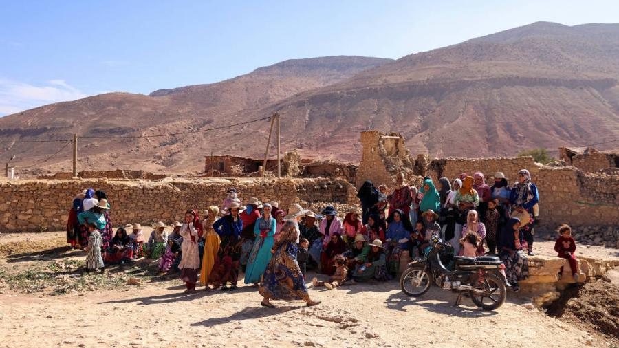 Sobreviventes de terremoto mais letal do Marrocos em 63 anos aguardam por ajuda na aldeia marroquina de Ighil Ntalghoumt