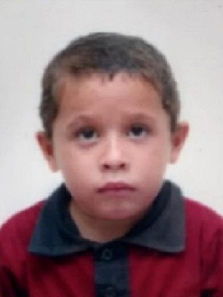 José Carlos da Silva, de 8 anos, saiu de casa para levar lanche aos irmãos que pediam dinheiro em semáforo; mãe e padrasto da vítima não são suspeitos - Arquivo Pessoal