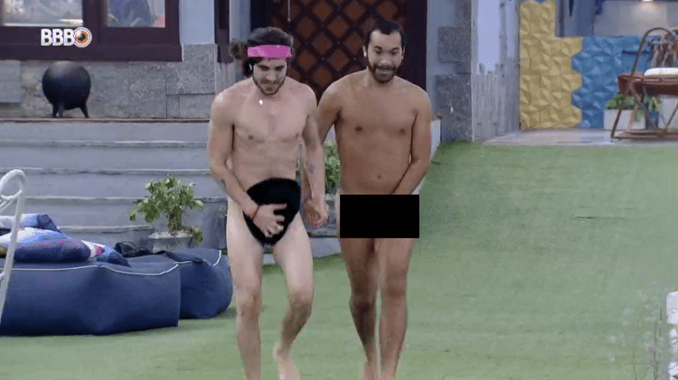 BBB 21: Gilberto e Fiuk pulam na piscina para comemorar volta do paredão - Reprodução/Globoplay - Reprodução/Globoplay
