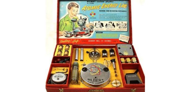 Brincaria com ele? Minilaboratório nuclear vendido nos anos 1950 é leiloado