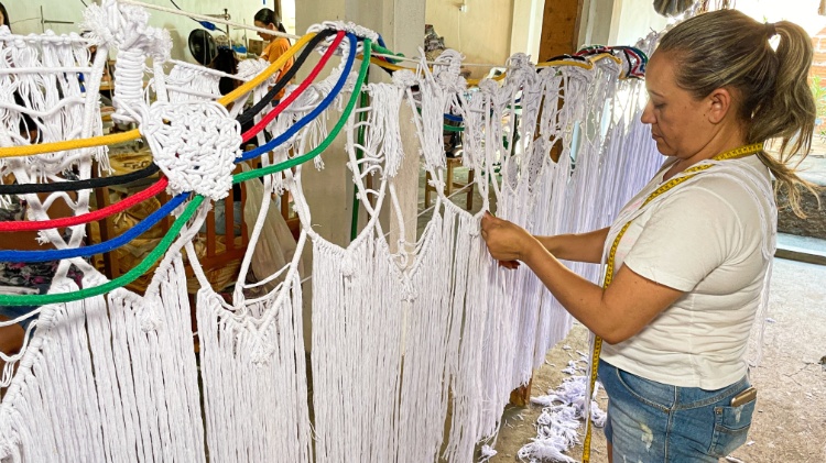 Vestimentas ganharam vida pelas mãos das artesãs da Cooperativa dos Artesãos Têxteis de Tacaratu