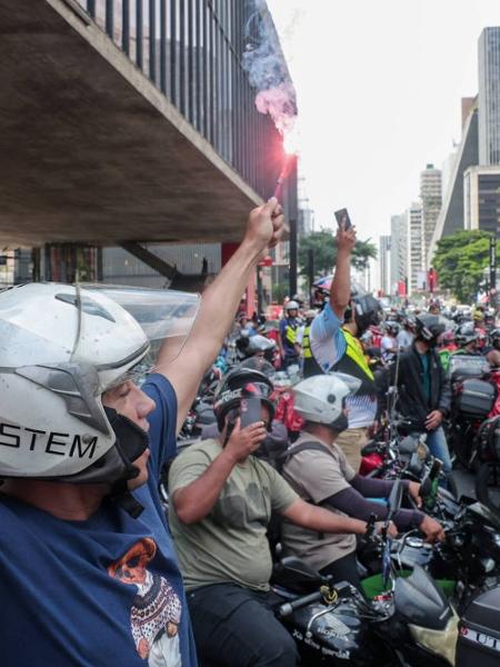 Entregadores de aplicativos em manifestação na avenida Paulista, em São Paulo - Entregadores de aplicativos em manifestação na avenida Paulista, em São Paulo -