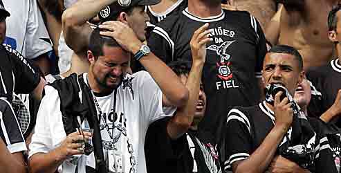 Dez Anos Atrás O Corinthians Caia Para Série B - UOL Esporte