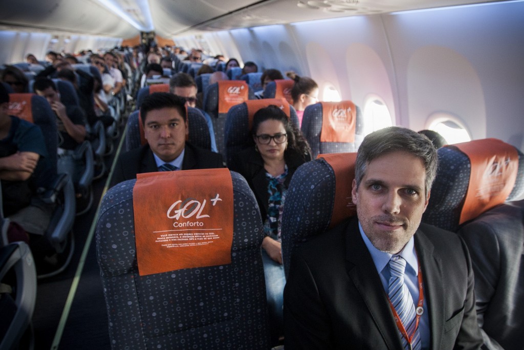 Kakinoff, presidente da Gol durante voo Sao Paulo-Brasilia. (Foto: Lucas Lima/UOL)