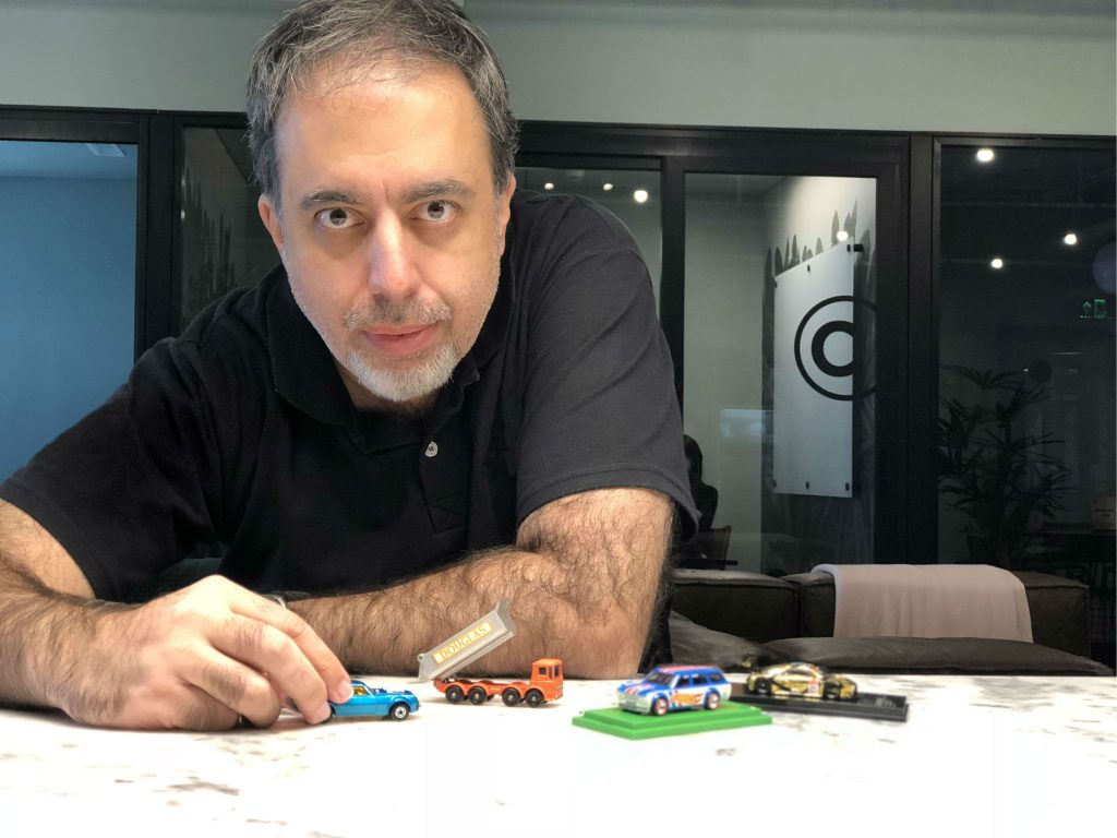 Hot Wheels faz 50 anos; maior colecionador do Brasil explica fascínio - UOL  Carros