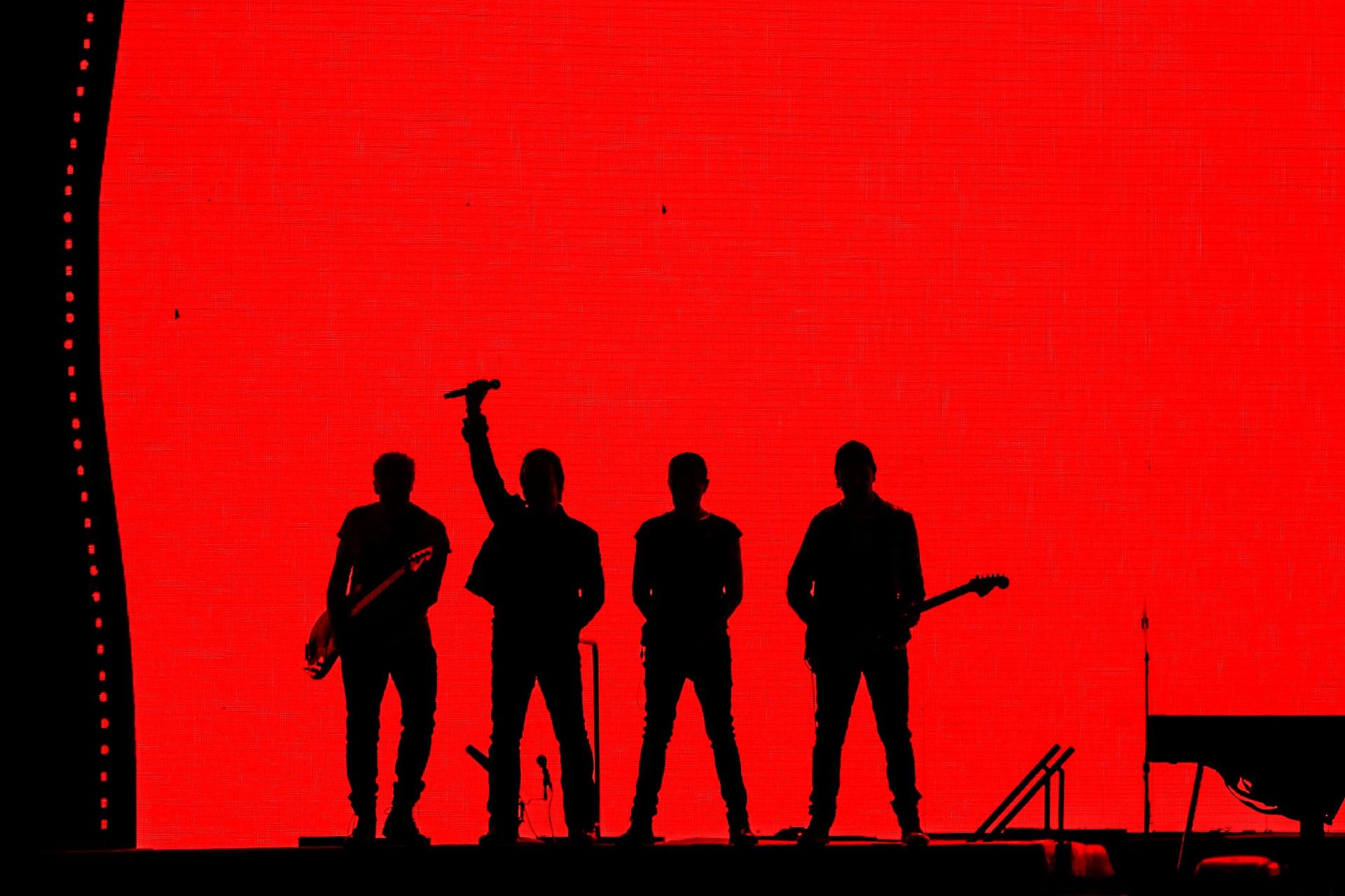 U2 mostra como uma ótima banda pequena torna-se enorme e ...