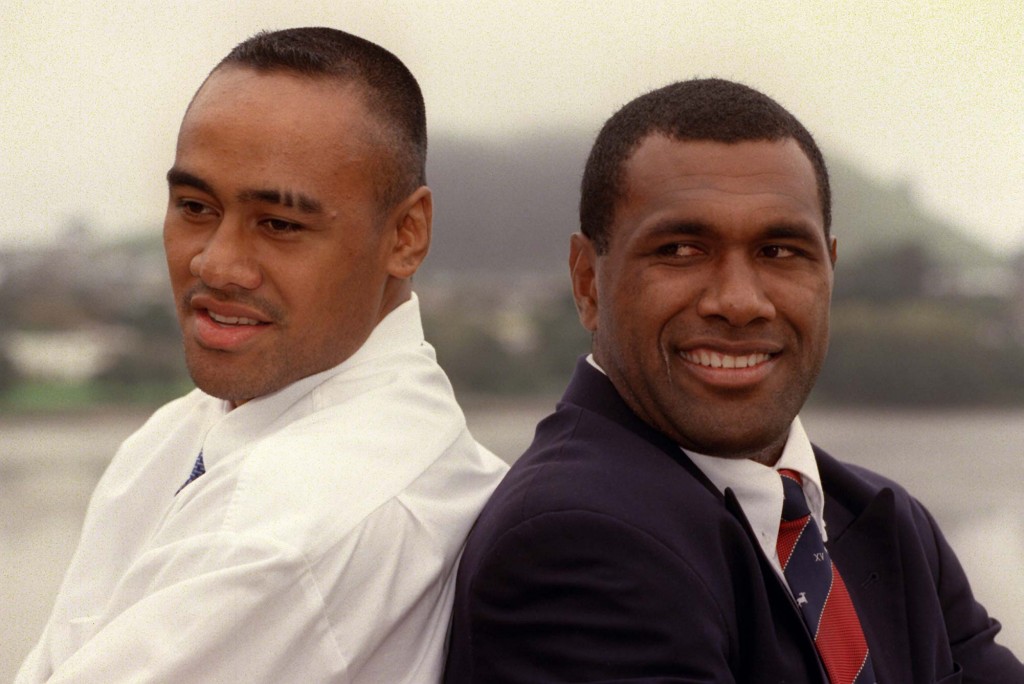 AUCKLAND, NEW ZEALAND - JUNE 09: New Cap Joeli Vidiri (R) with Counties teammate Jonah Lomu (L) following the announcement of the 1998 All Black squad held at the Waipuna Conference Center,Tuesday. (Photo by Ross Setford/Getty Images)