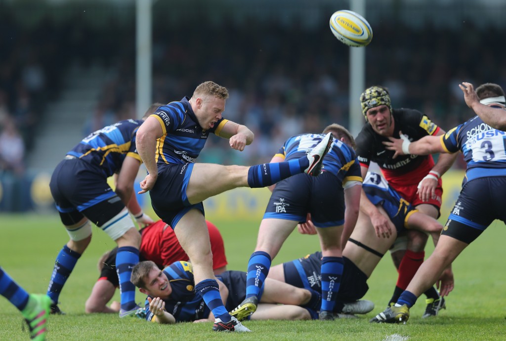 Worcester Warrios em ação no estádio Sixways contra o atual campeão inglês Saracens (Foto: Alex Morton/Getty Images)