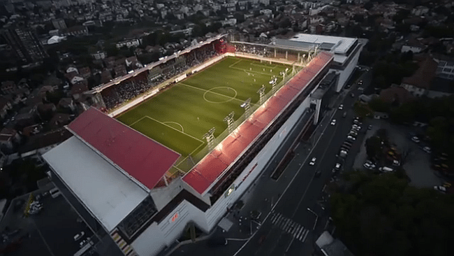 Conheça o estádio que fica em cima de shopping e pode até receber jogos da  Champions, futebol internacional