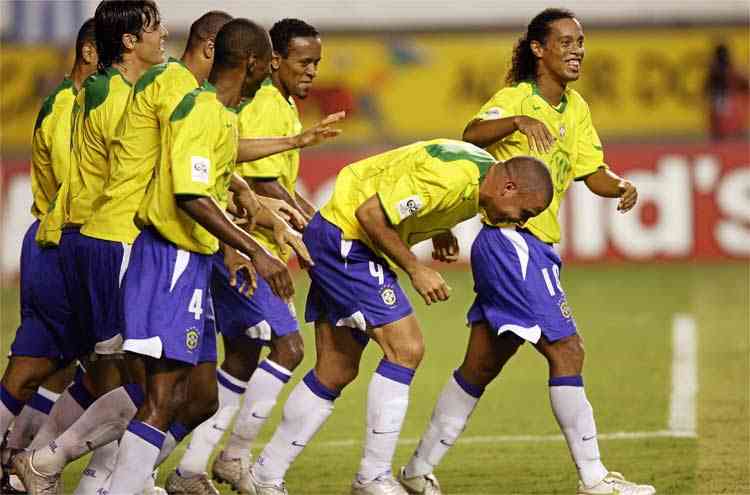 Fracasso da seleção Joga Bonito em 2006 começou com ilusão no Mangueirão  - UOL Esporte