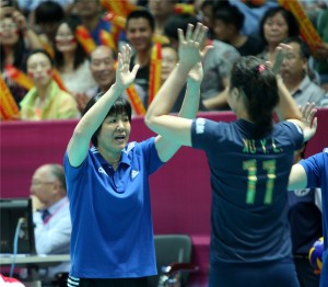 A China, da treinadora Lang Ping, tem EUA e Holanda pela frente, em Bangcoc
