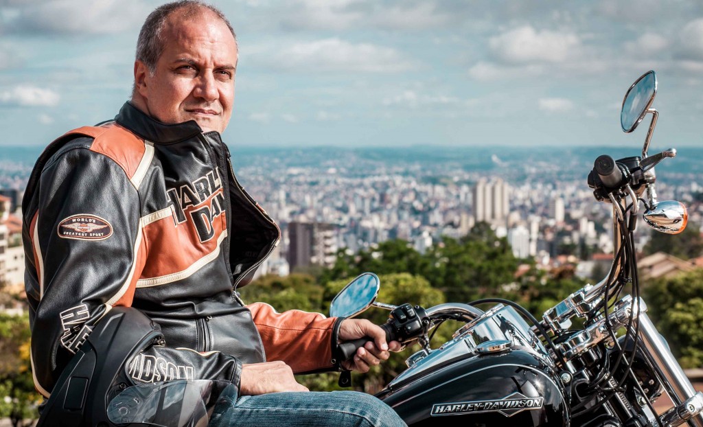 Técnico gosta de andar de moto nas horas vagas (Foto: Bruno Senna/Cruzeiro EC)