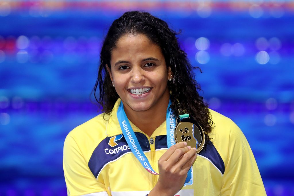 Etiene Medeiros faz história e é 1ª brasileira campeã mundial de natação 6