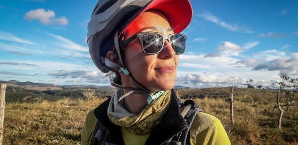 Conexão entre meninas | Após trauma, ela ajuda mulheres a pedalarem juntas e sem medo