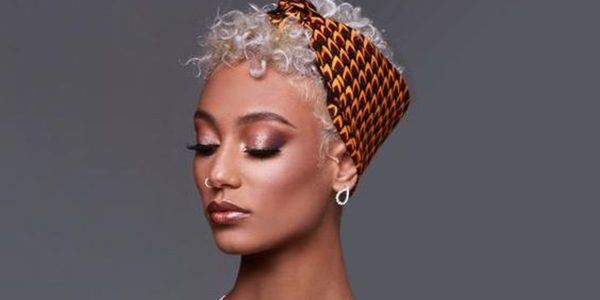 Penteados com turbante para cabelos cacheados e crespos: 5 inspirações -  Blog da Sah Oliveira - UOL