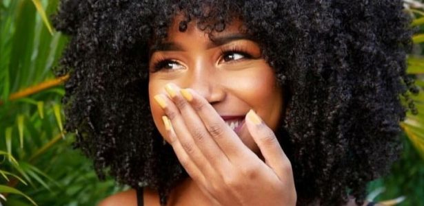 Seis frases que você jamais deve dizer para uma mulher de cabelos crespos -  Blog da Sah Oliveira - UOL