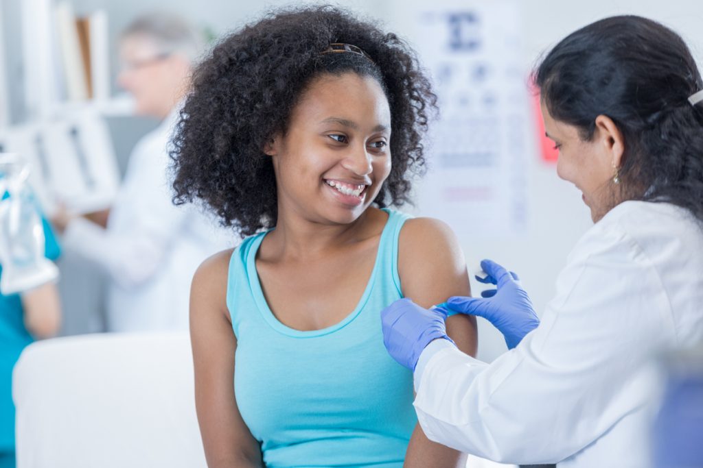 Vacina da gripe para adolescentes | Panorama Farmacêutico
