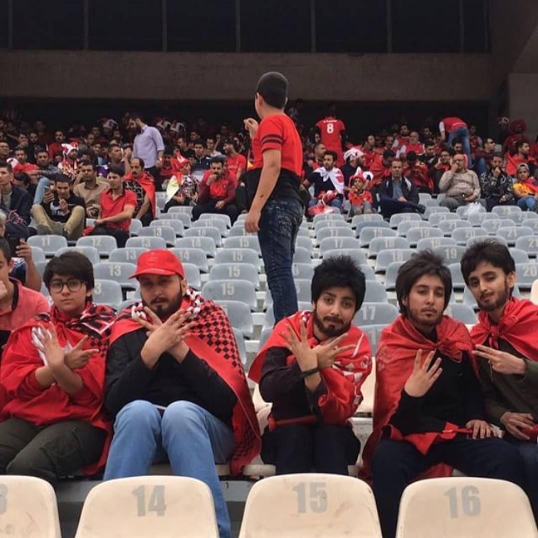 Mulheres iranianas conquistam direito de ir ao estádio, mas separadas dos  homens, Esportes