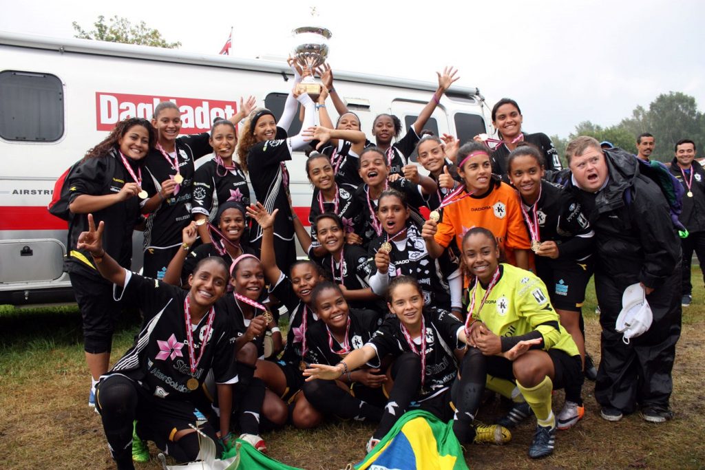 Beleza e força marcam final do Mundial de futebol americano feminino - Futebol  Americano - UOL Esporte