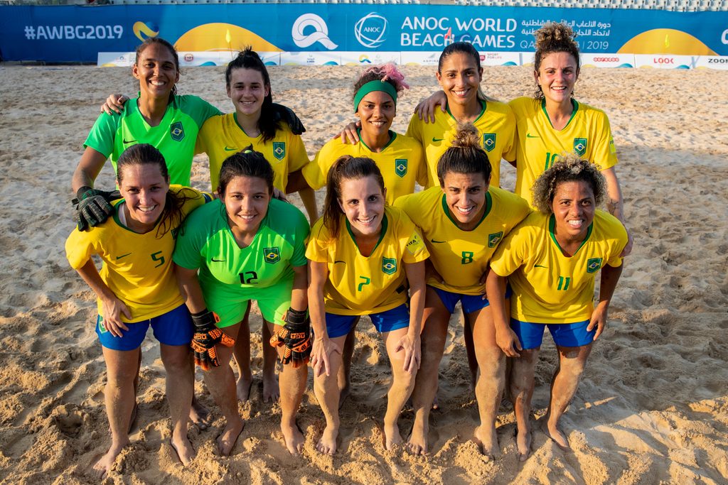 Finalmente Brasil tem seleção feminina de futebol de areia