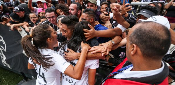 Futebol feminino do Corinthians leva 11 troféus em eventos de premiação -  10/12/2019 - UOL Esporte