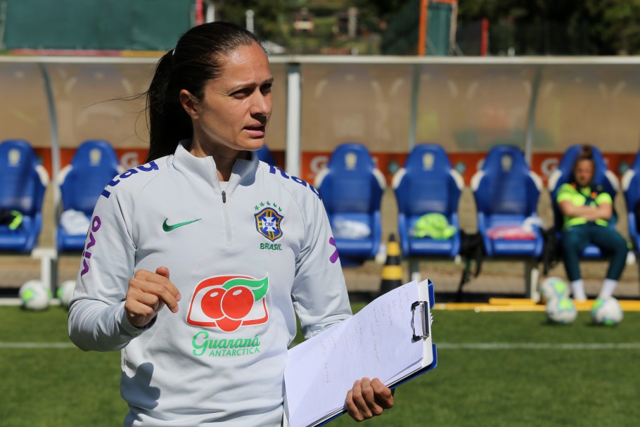 Seleção Nacional Feminina de sub-17 faz jogo de preparação em