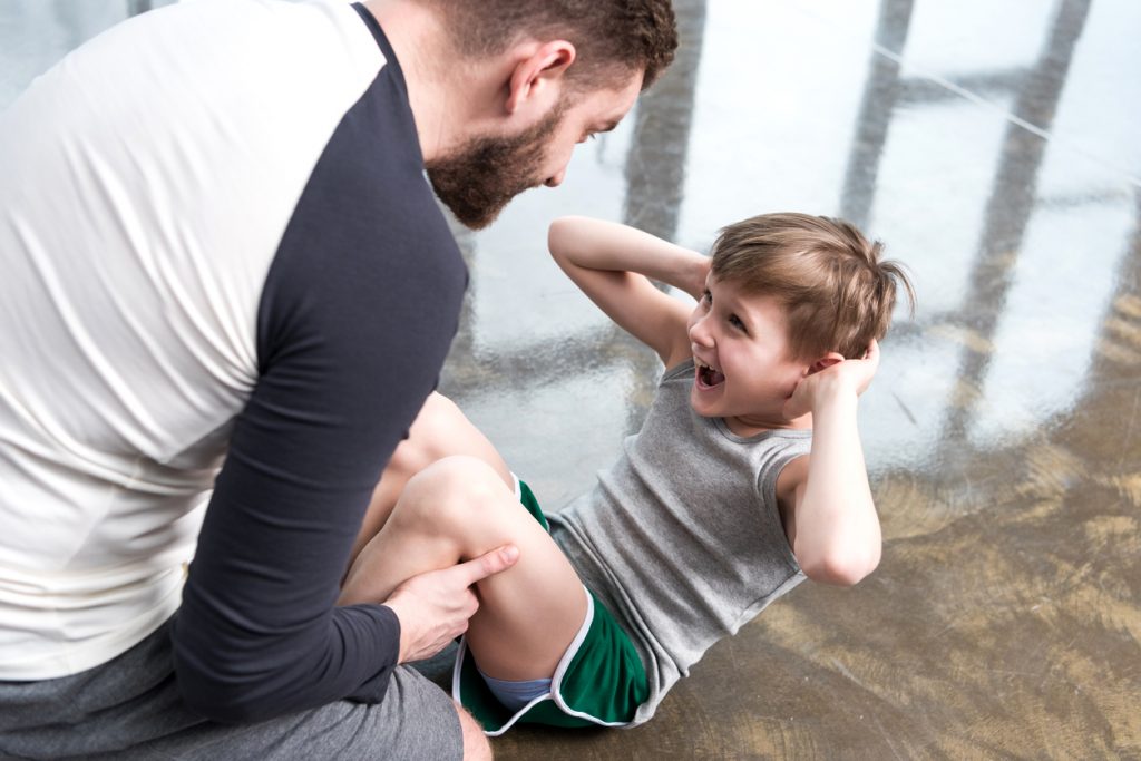 Como fazer do exercício uma diversão e não uma obrigação para seu filho?