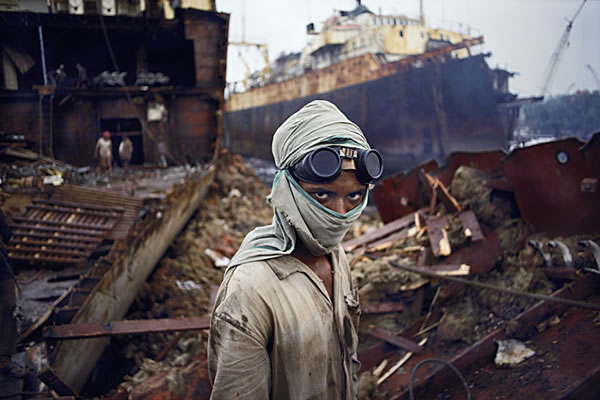 Aonde navios vão para morrer: como é o maior cemitério de barcos do mundo - UOL Nossa