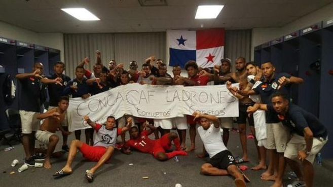 Atletas do Panamá protestam, ainda no vestiário, contra dirigentes da Concacaf