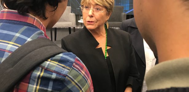 “A democracia não é perfeita”, rebate Bachelet