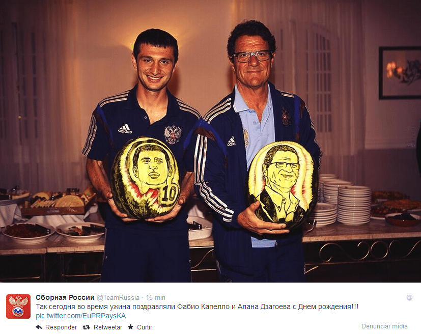 Alan Dzagoev e Fabio Capello receberam presentes curiosos - Foto: Reprodução/Twitter