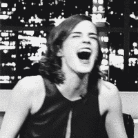 Não, a Emma Watson provavelmente não joga bola nem está gritando o nome de algum jogador dessa cena. Mas a lista não podia acabar melhor do que com um gif dela, não?
