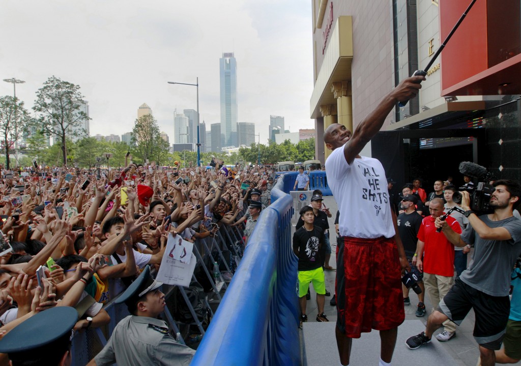 Kobe Bryant em Guangzhou (Crédito: Alex Lee/Reuters)